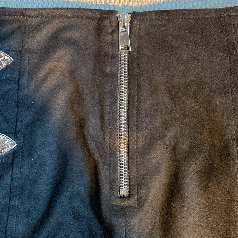 NWOT Forever 21 Studded Black Mini Skirt with Adjustable Belts - Picture 6 of 8